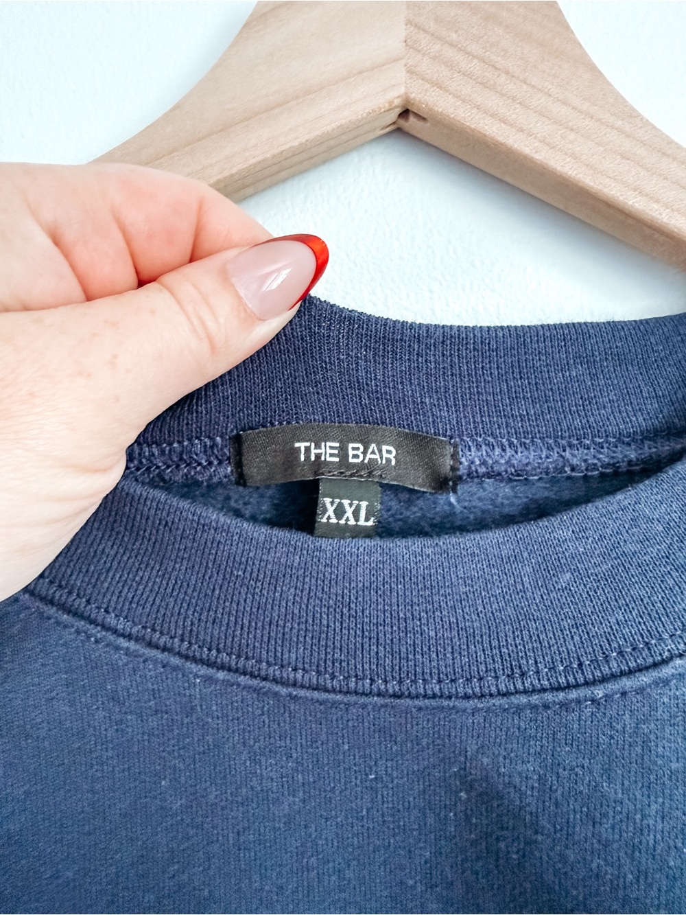 The Bar Oversized Fleece Crewneck Sweatshirt Navy White Graphic XXL NWOT - Picture 3 of 4
